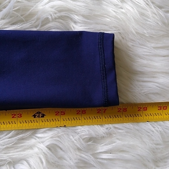 Old Navy Active Go-Dry Fitted High Waist Mesh Inset Leggings in Navy - Picture 12 of 13